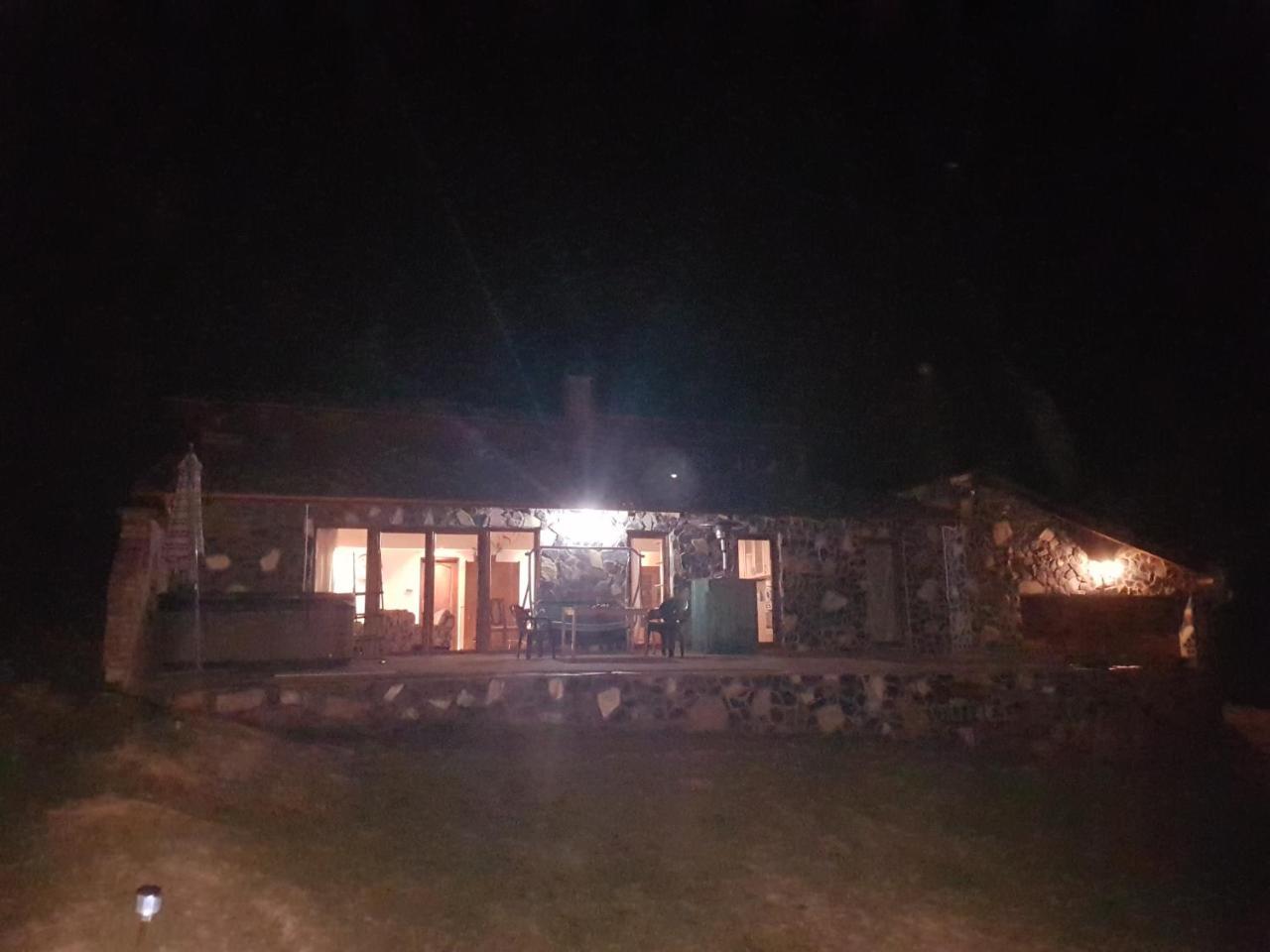 Old Stone Villa Obarok Luaran gambar